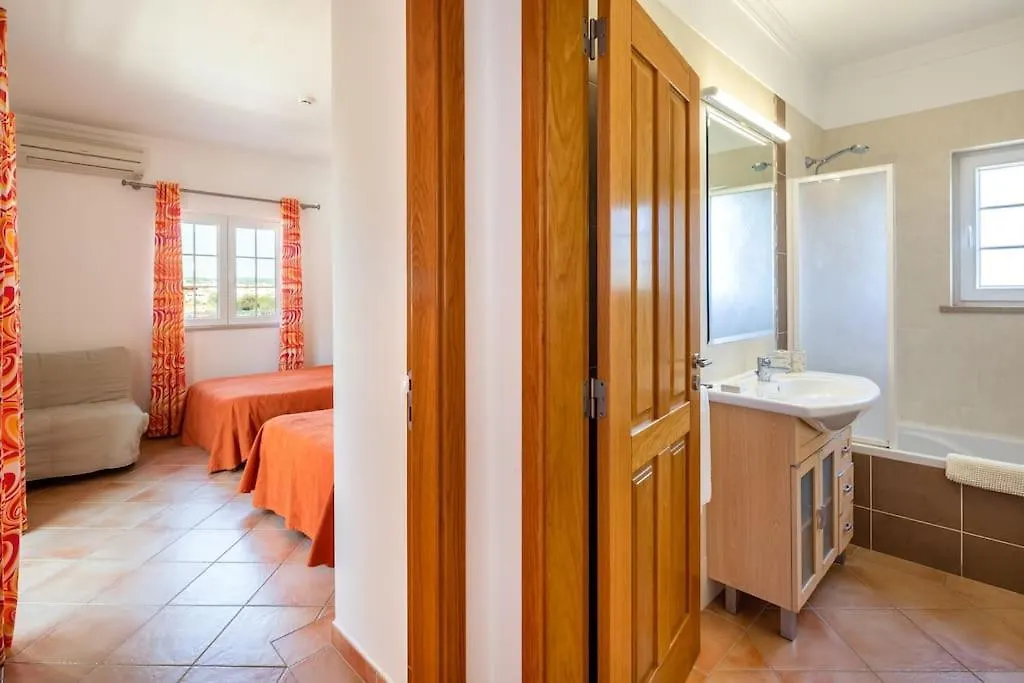 4 Bedrooom Private Villa Ribeiro I Pool, Bbq, Ac, Wifi, Beach Albufeira 0*,  Portugal